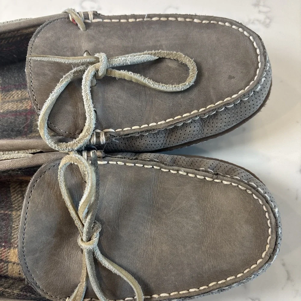 LL Bean Gray Leather SlipOn Flannel Lined‎ Handsewn Slippers Rubber Sole SZ 10M